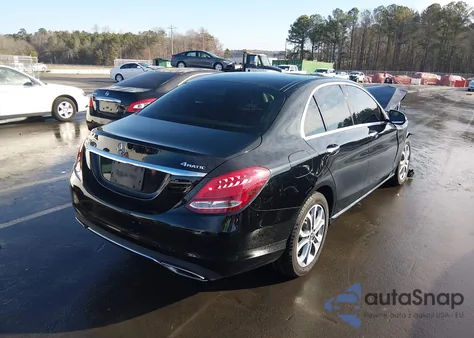 2018 Mercedes-Benz C 300 4Matic z USA, uszkodzony, nr VIN WDDWF4KB7JR330140